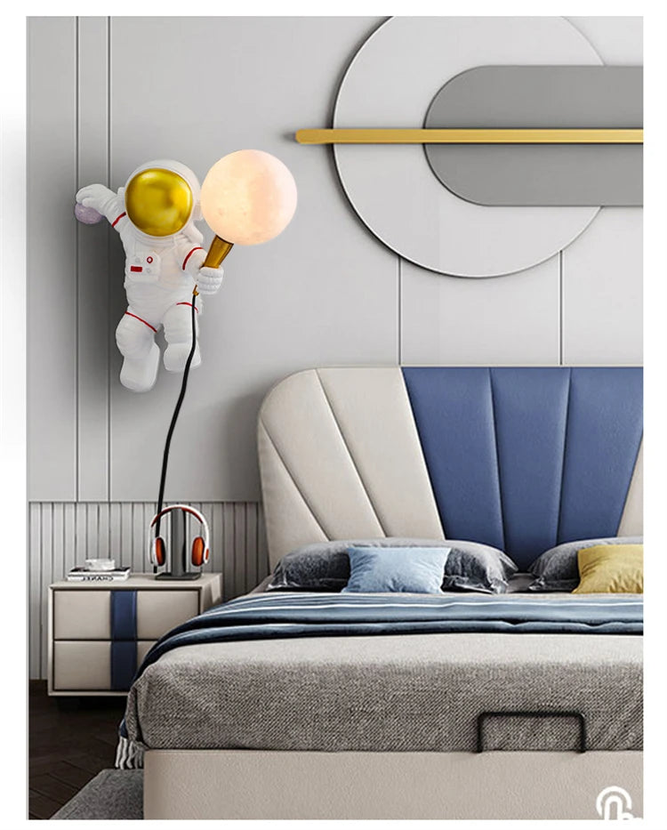 Astronaut Table Lamp Creative Astronaut LED Children's Room Bedroom Bedside Living Room Moon Wall Lamp Boy Planet Night Lamp