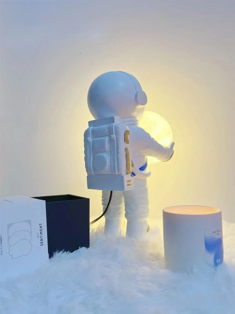 Astronaut Table Lamp Creative Astronaut LED Children's Room Bedroom Bedside Living Room Moon Wall Lamp Boy Planet Night Lamp