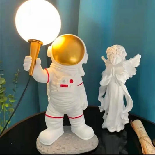 Personality Simple Creative Astronaut Lamp Boy Birthday Gift Bedroom Bedside Decoration Moon Lamp