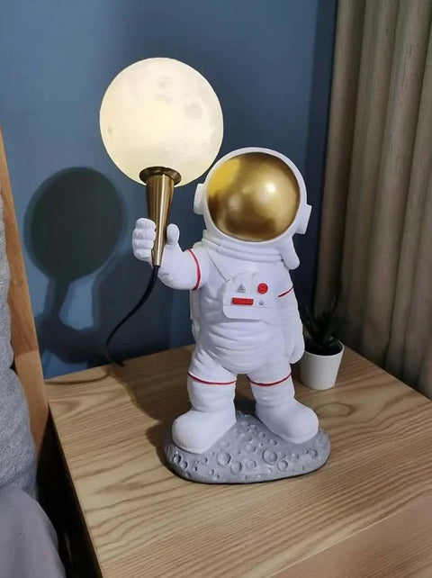 Personality Simple Creative Astronaut Lamp Boy Birthday Gift Bedroom Bedside Decoration Moon Lamp