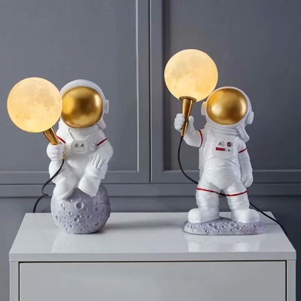 Personality Simple Creative Astronaut Lamp Boy Birthday Gift Bedroom Bedside Decoration Moon Lamp