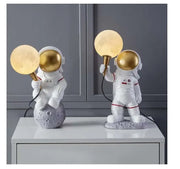 Personality Simple Creative Astronaut Lamp Boy Birthday Gift Bedroom Bedside Decoration Moon Lamp