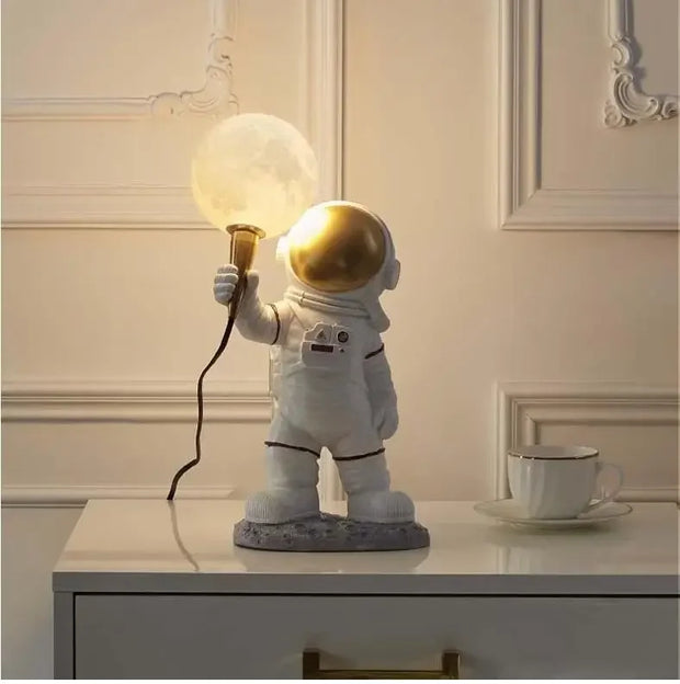 Personality Simple Creative Astronaut Lamp Boy Birthday Gift Bedroom Bedside Decoration Moon Lamp