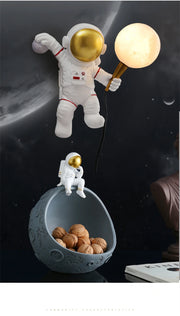Astronaut Table Lamp Creative Astronaut LED Children's Room Bedroom Bedside Living Room Moon Wall Lamp Boy Planet Night Lamp