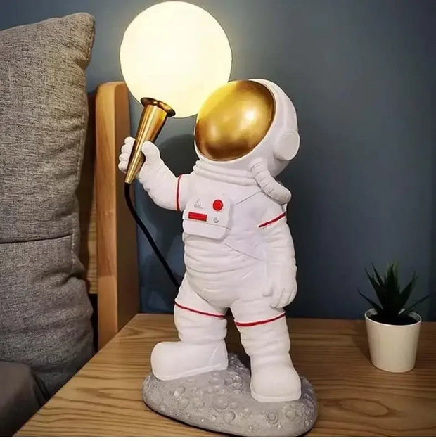 Personality Simple Creative Astronaut Lamp Boy Birthday Gift Bedroom Bedside Decoration Moon Lamp
