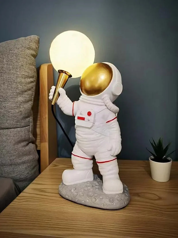 Personality Simple Creative Astronaut Lamp Boy Birthday Gift Bedroom Bedside Decoration Moon Lamp