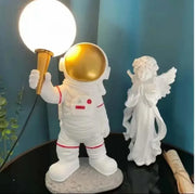 Personality Simple Creative Astronaut Lamp Boy Birthday Gift Bedroom Bedside Decoration Moon Lamp